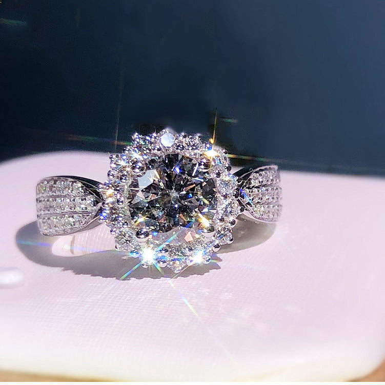 Starry Sky Ring Inlaid With Large Zircon And Tiny White Diamonds