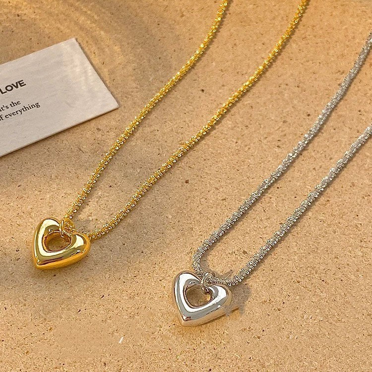 Chic Niche Clavicle Chain Fashion Accessory