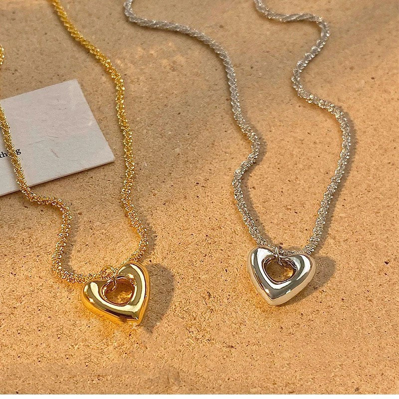 Chic Niche Clavicle Chain Fashion Accessory