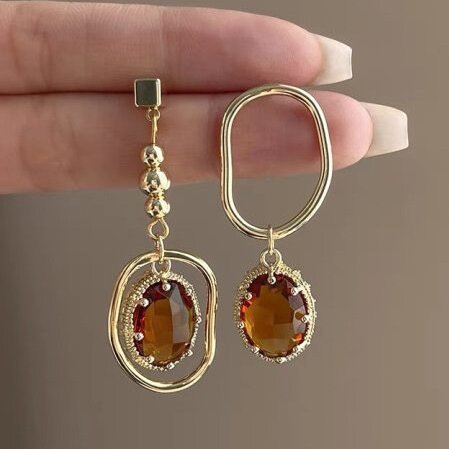 Retro Niche Minimalist-style Asymmetric Zircon Stud Earrings